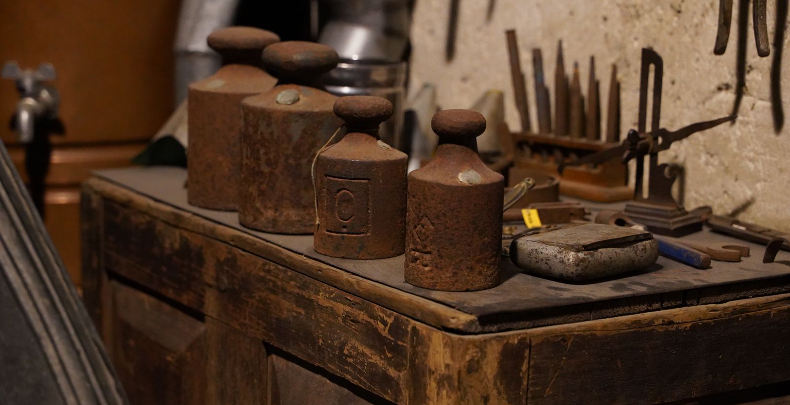 Yesteryears Signs,<br/>Traditionally Painted today